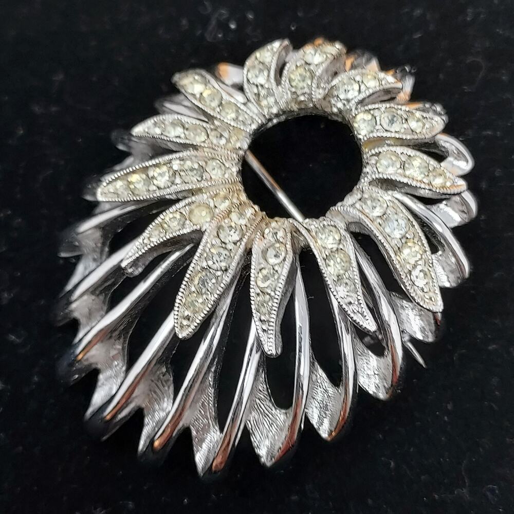 Vintage Retro Dome Rhinestone Silver Tone Wreath Brooch Oval 2"